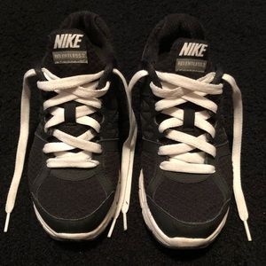 Nike women’s sneakers